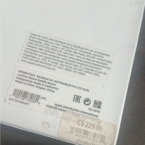 Apple MacBook Leather Sleeve - Brown - Picture 4 of 4